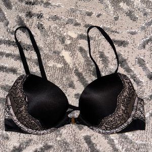 Victoria’s Secret Front Clasp Lace Bra